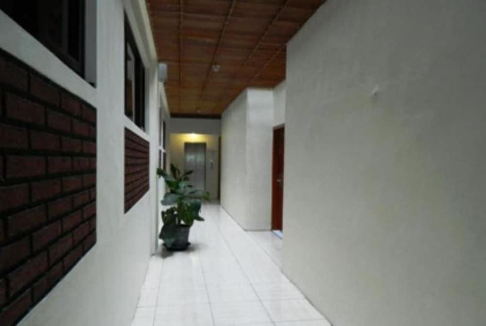 Hotel Ogh Doni Γιογκιακάρτα Εξωτερικό φωτογραφία